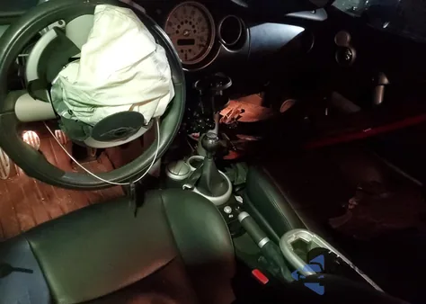 2006 Mini Cooper S from USA, damaged, VIN WMWRE33596TL22822